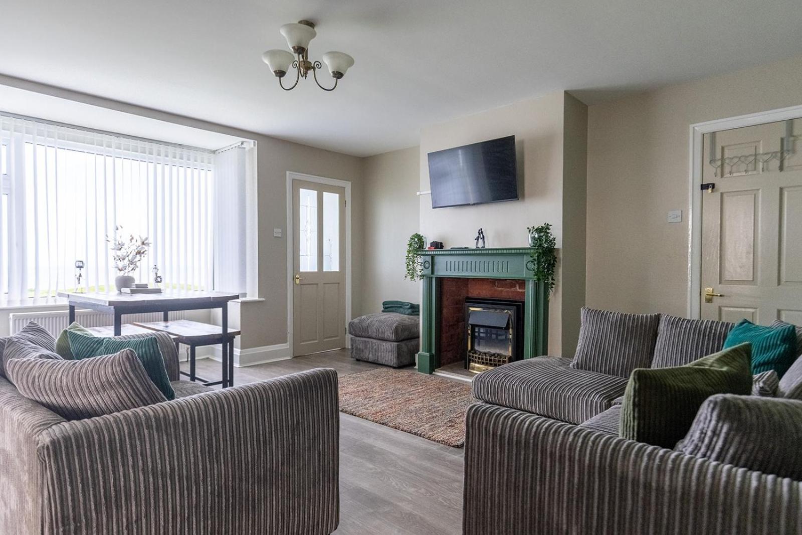 Beachfront Apartment - Ground Floor Apartment With Sea Views, Next To The Beach, Bridlington, North Yorkshire Bessingby Eksteriør billede